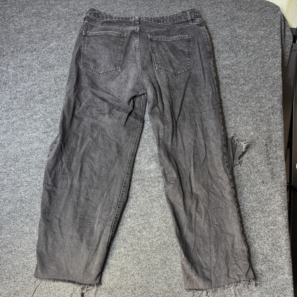 Forever 21 Cropped Jeans Womens 31 Black Dark Wash Denim Distressed Raw Hem